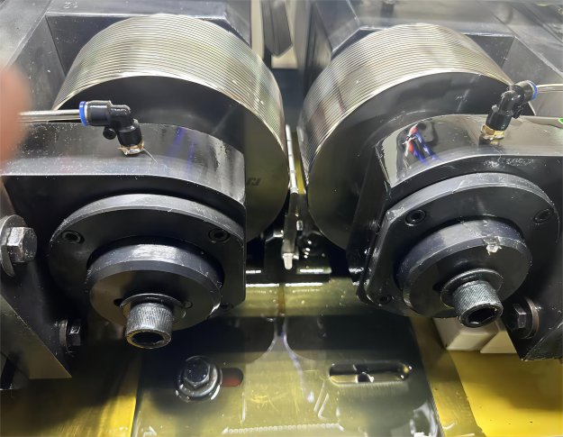 數(shù)控滾絲機